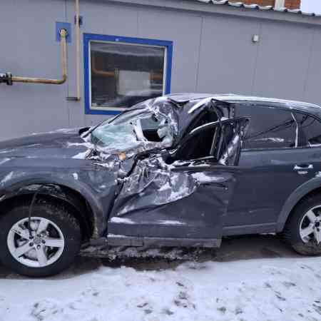 Аварийные автомобили Ауди Q5 2010-2.0 АКПП выкупили за 1000000